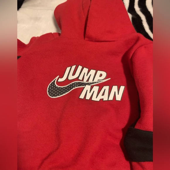 Red and black Jordan fleece suit 12m - Picture 2 of 3